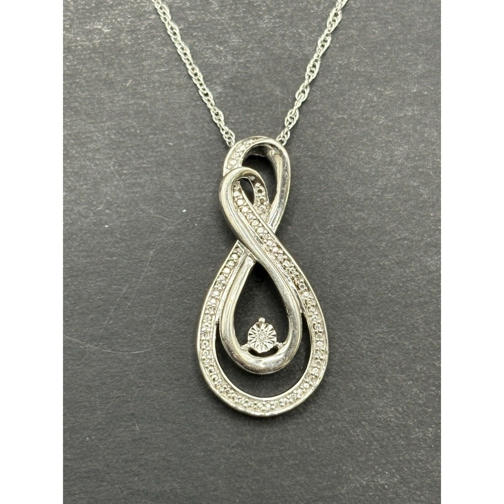 EUC 18" Sterling Silver Diamond Pendant Necklace 925 H10